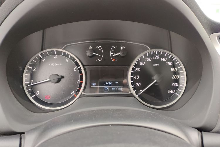 日产 轩逸 2016款 1.6XL  CVT尊享版中控内饰14