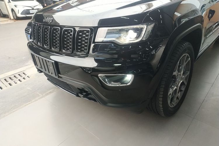 Jeep 大切诺基(进口) 2020款 3.0L 精英导航版局部细节36
