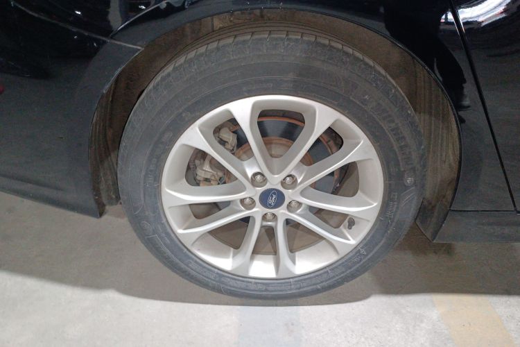 福特 蒙迪欧 2018款 EcoBoost 180 智控时尚型 国VI车身外观6008