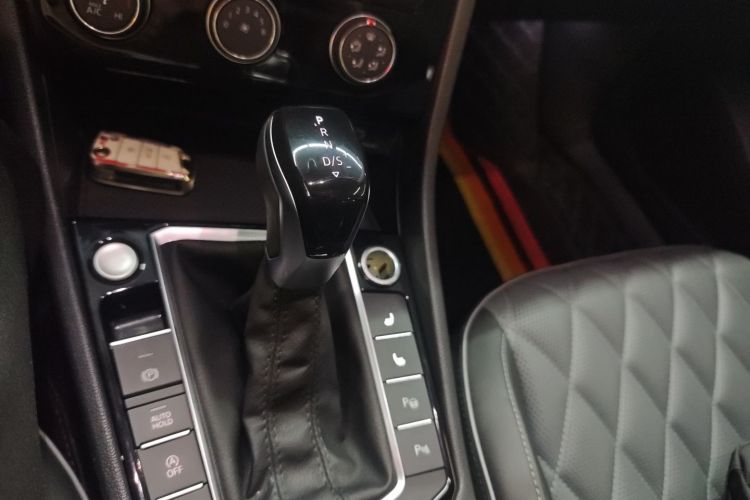 大众 速腾 2023款 300TSI DSG超越版中控内饰18