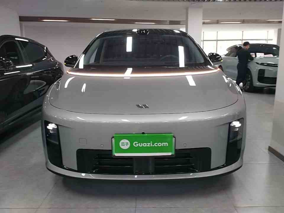 理想汽车 理想i8 2025款 标准版(1)