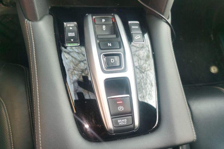 本田UR-V 2020款 370TURBO 两驱尊雅版局部细节18