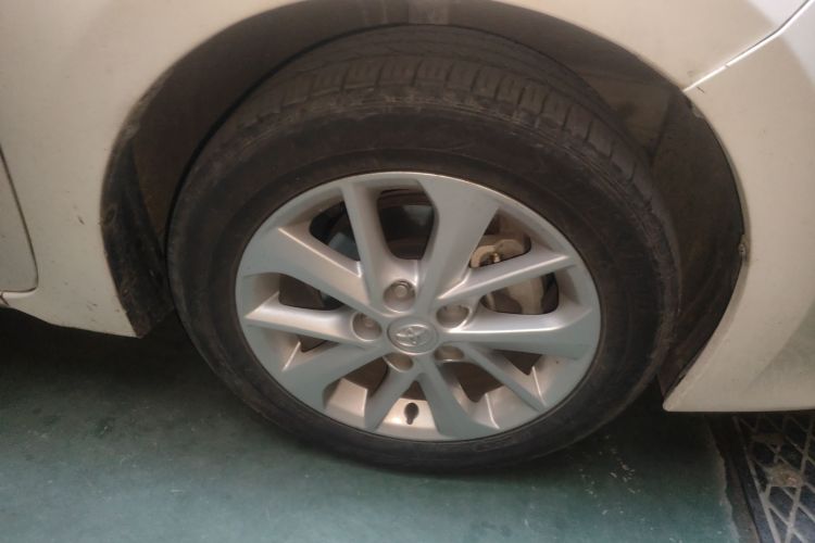 丰田 卡罗拉 2016款 1.6L CVT GL-i炫酷版车身外观10