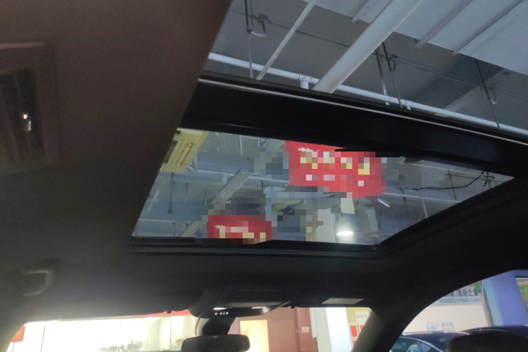 凯迪拉克XT6 2021款 2.0T 七座两驱风尚型中控内饰22