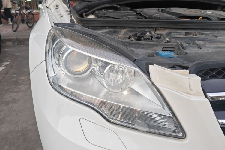 奔驰R级 2014款 R 320 4MATIC 商务型车身外观8