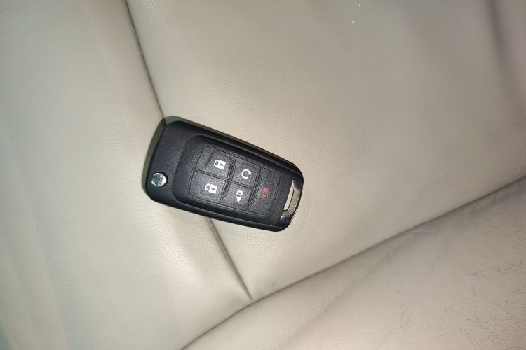 别克GL8 2018款 28T 豪华型 国VI中控内饰11