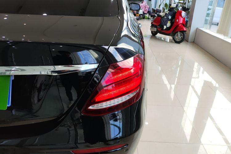 奔驰E级 2020款 E 260 L 运动型车身外观6006