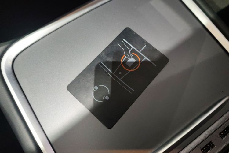 特斯拉 Model 3 2021款 改款 标准续航后驱升级版 3D1中控内饰11