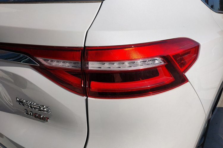 哈弗F7 2021款 2.0T 两驱i动车身外观9