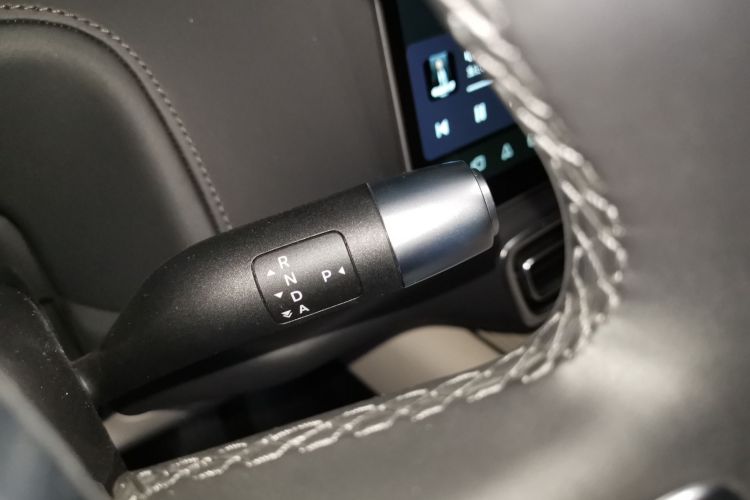 理想汽车 理想L9 2024款 Ultra中控内饰18