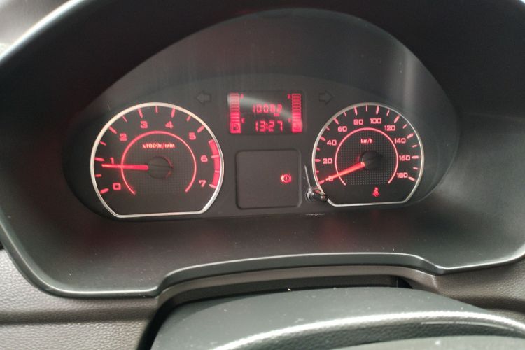 五菱汽车 五菱宏光V 2022款 1.5L劲取版电动助力LAR中控内饰14