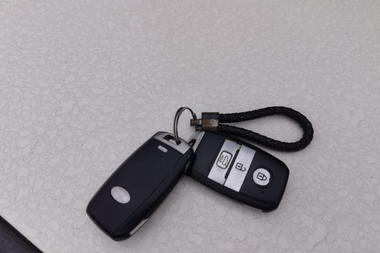 起亚K3 2015款 1.6L 自动GLS中控内饰11