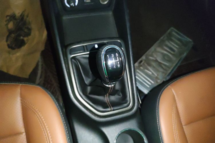 长安 逸动 2016款 XT 1.6L GDI 手动致酷型局部细节18