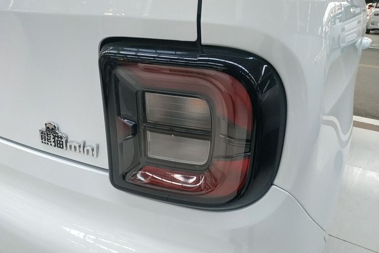 吉利银河 2024款 熊猫mini 200km 耐力熊车身外观9