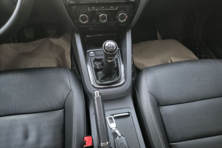 大众 速腾 2017款 1.6L 手动舒适型局部细节18