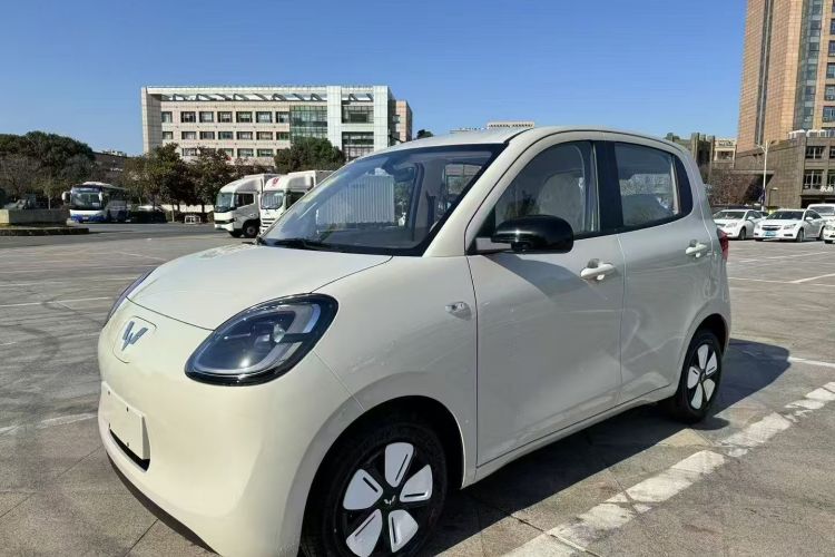 五菱汽车 宏光MINIEV 2025款 四门版 进阶款车身外观1