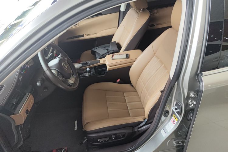 雷克萨斯ES 2017款 300h Mark Levinson舒适版中控内饰19