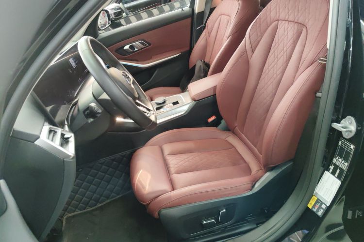 宝马i3 2025款 eDrive 40 L 曜夜套装中控内饰19