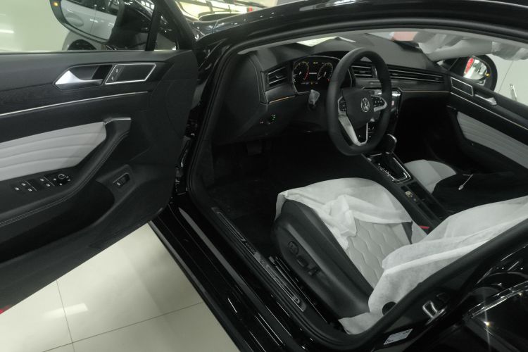 大众 迈腾 2026款 3000万辆甄选款 380TSI DSG豪华型中控内饰7003