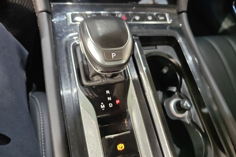 红旗H5 2023款 1.5T DCT智联旗韵版局部细节18