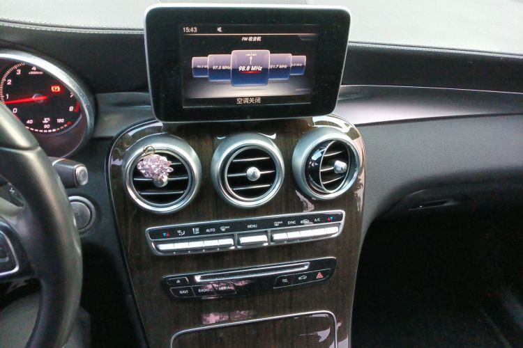 奔驰GLC 2016款 GLC 260 4MATIC 豪华型局部细节16