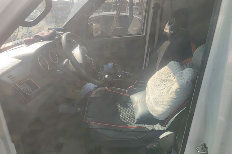 东风御风 御风EM26 2023款 标准版 41.472kWh 河南锂动局部细节19