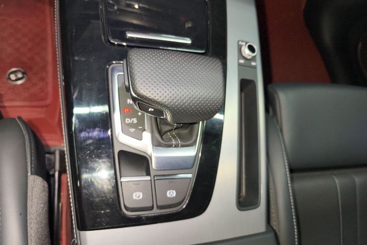 奥迪Q5L 2025款 40 TFSI 时尚动感型局部细节18