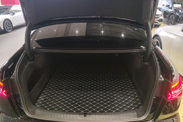 奥迪A6L 2023款 45 TFSI quattro 臻选动感型机舱底盘23