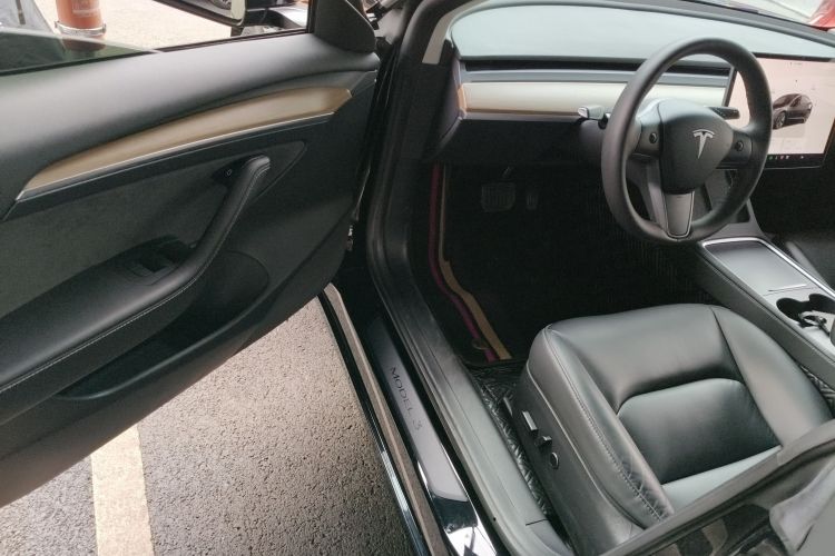特斯拉 Model 3 2022款 后轮驱动版中控内饰20