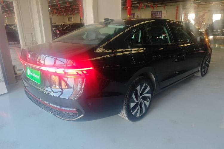 大众 帕萨特 2025款 Pro 380TSI 星空龙运版车身外观7