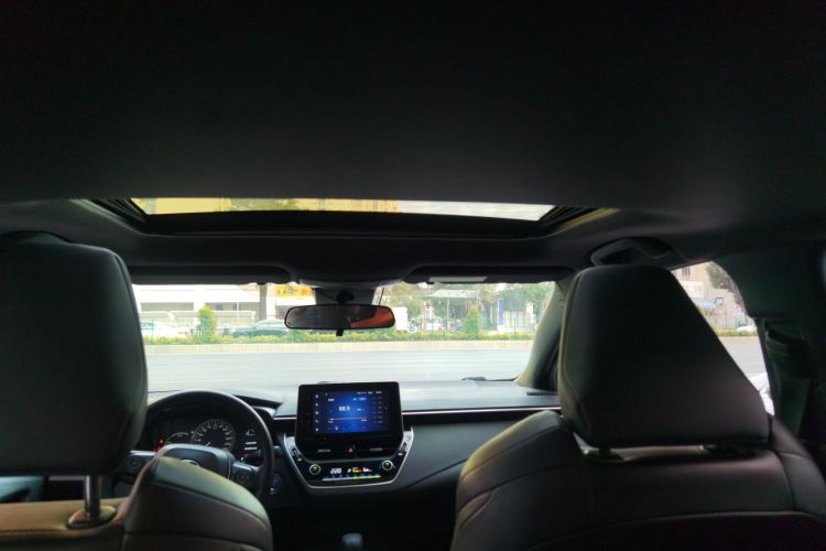 丰田 雷凌 2021款 双擎 1.8H E-CVT豪华版局部细节22