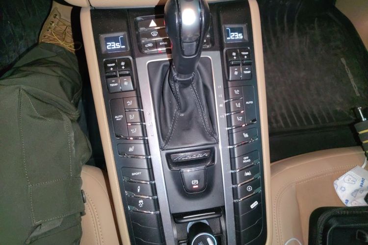 保时捷 2017款  Macan 2.0T中控内饰18