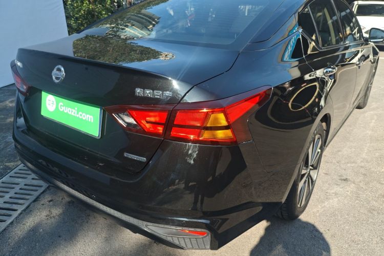 日产 天籁 2021款 2.0L XL 舒适版车身外观9