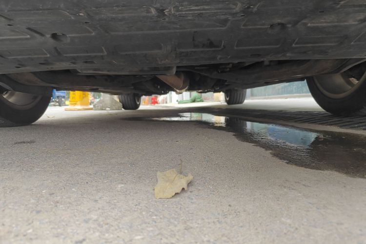 吉利汽车 博瑞 2015款 1.8T 旗舰型局部细节9008