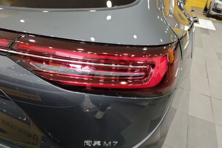 鸿蒙智行 问界M7 2024款 1.5T 四驱Plus版 5座车身外观9