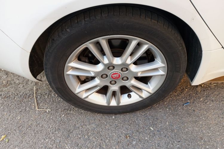 捷豹XEL 2018款 2.0T 200PS 豪华版车身外观6008