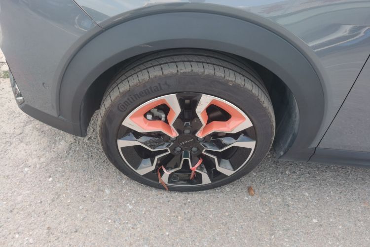 领克06 2020款 1.5T 耀Halo车身外观35