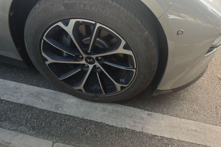 小鹏P7 2022款 480E车身外观6007