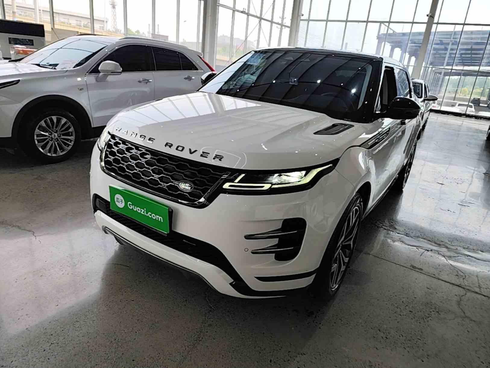 路虎 揽胜极光 2023款 极光L 249PS 豪华版(2)