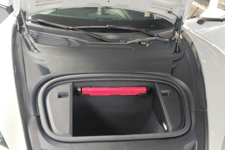 保时捷 2020款 Taycan机舱底盘24