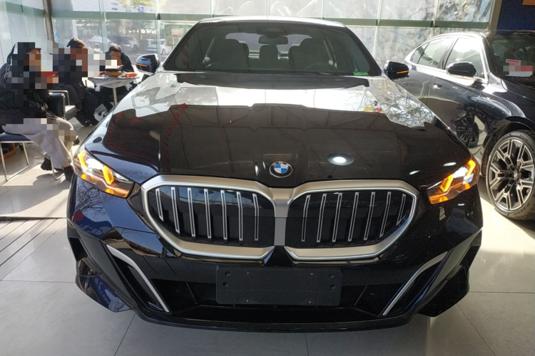 宝马5系 2024款 525Li M运动套装车身外观6001