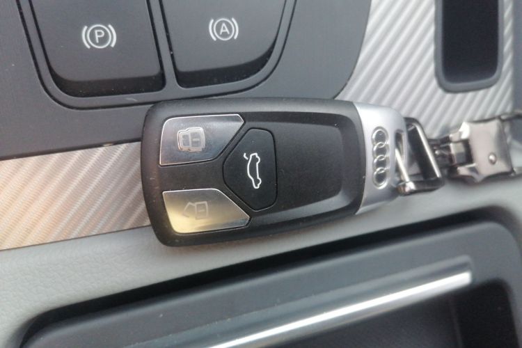 奥迪Q5L 2018款 45 TFSI 尊享时尚型 国V中控内饰7001