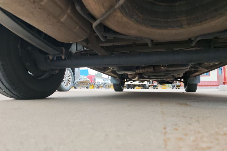 上汽大通MAXUS 新途V80 2021款 2.0T 手动经典城配王短轴超低顶3座局部细节9003