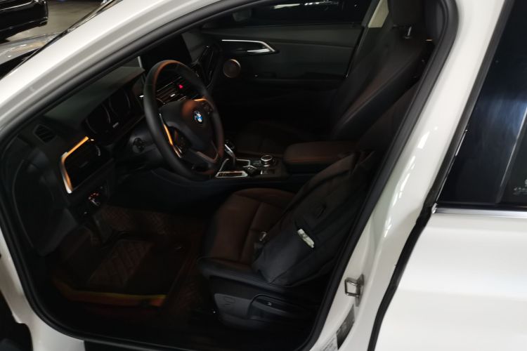 宝马1系 2021款 改款 120i M运动版局部细节19