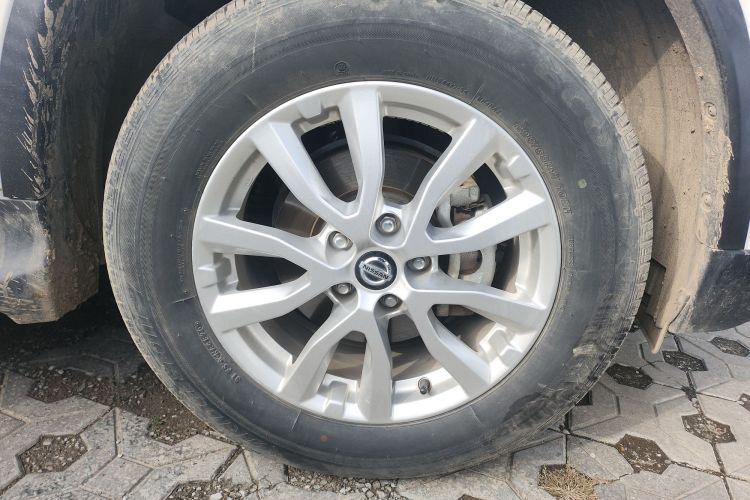 日产 奇骏 2021款 2.0L CVT 2WD XL ITS智联舒适版车身外观10