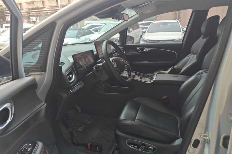 埃安 AION V 2021款 Plus 80 智享科技版 三元锂局部细节19