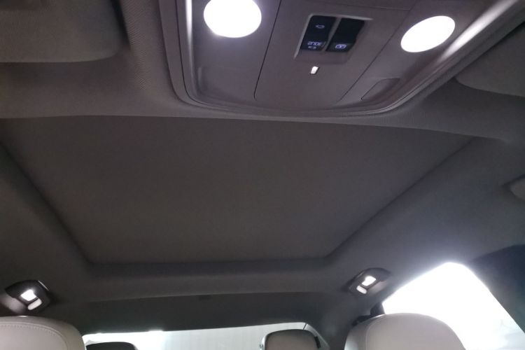 凯迪拉克XTS 2017款 28T 精英型中控内饰22