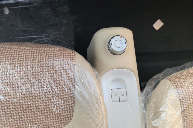 五菱汽车 宏光MINIEV 2024款 第三代 215km 青春版局部细节18