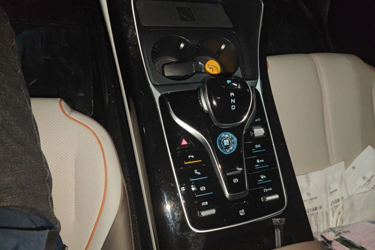 比亚迪 秦PLUS 2023款 冠军版 EV 610KM卓越型中控内饰18