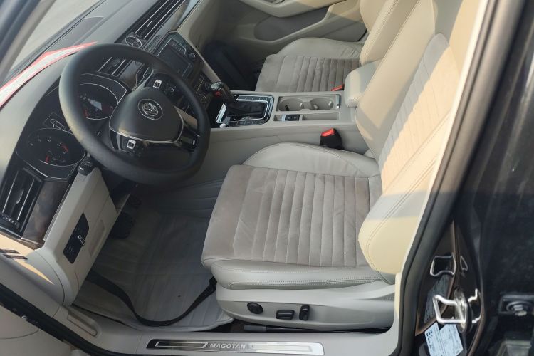 大众 迈腾 2017款 380TSI DSG 豪华型中控内饰19